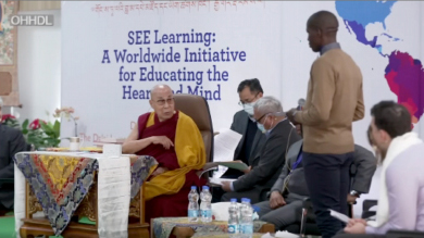 Estudiantes con Dalai Lama